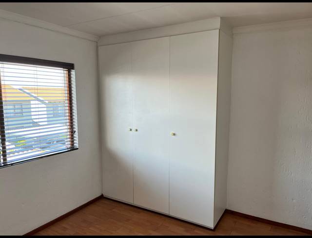 2 BEDROOM TOWNHOUSE FOR SALE IN VORNA VALLEY